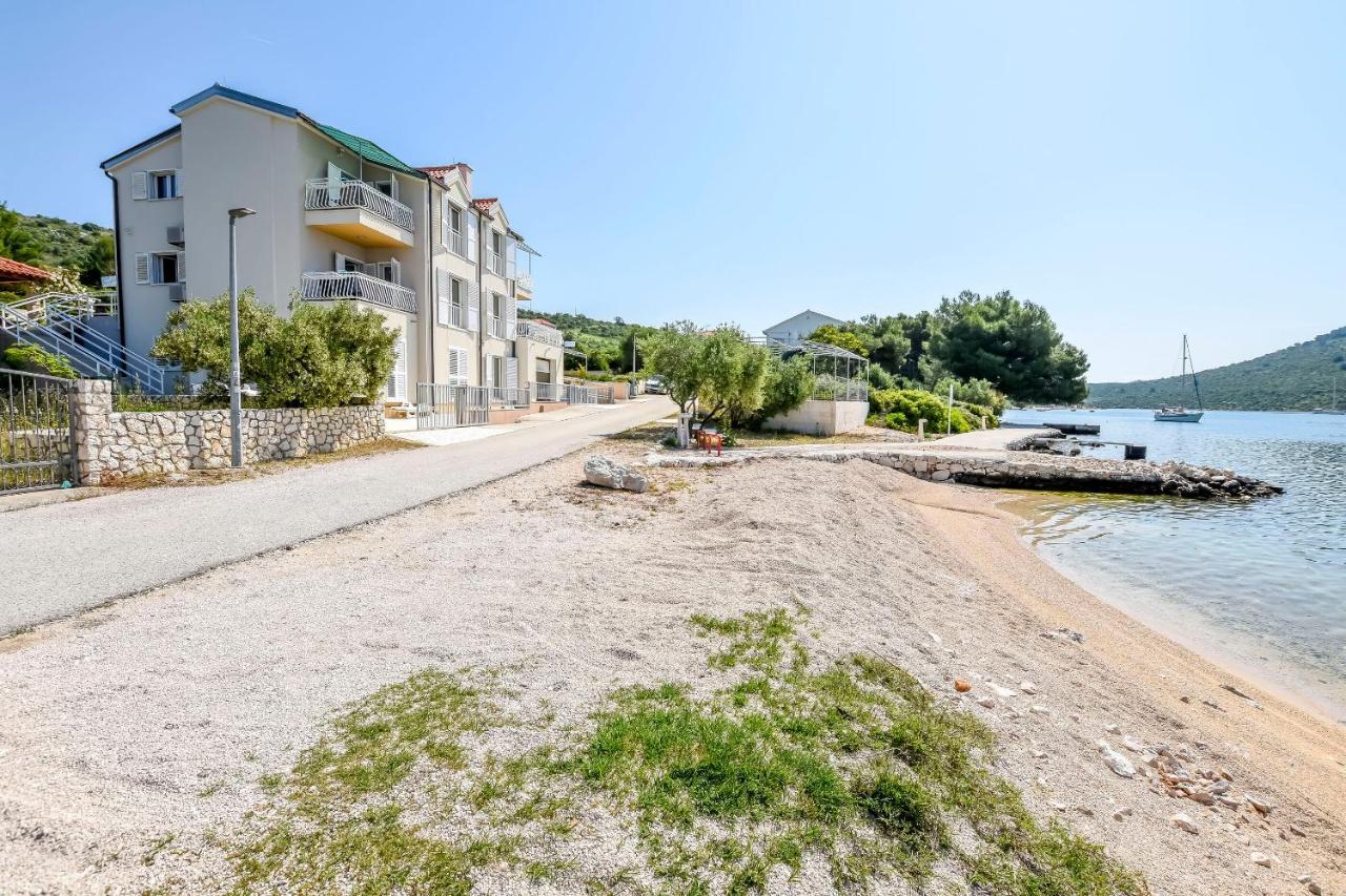 Apartments Silvana ロゴズニッツァ エクステリア 写真