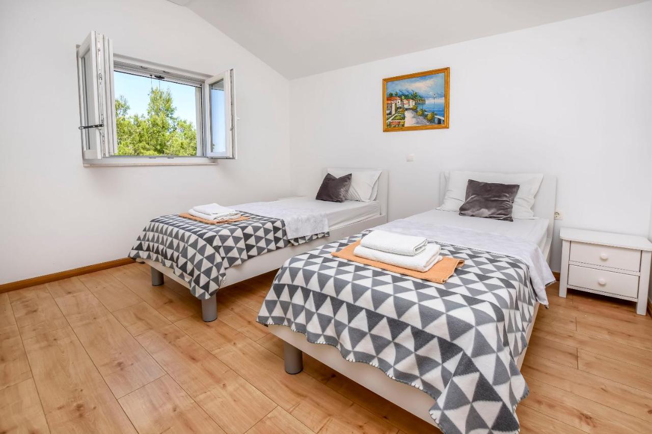 Apartments Silvana ロゴズニッツァ エクステリア 写真