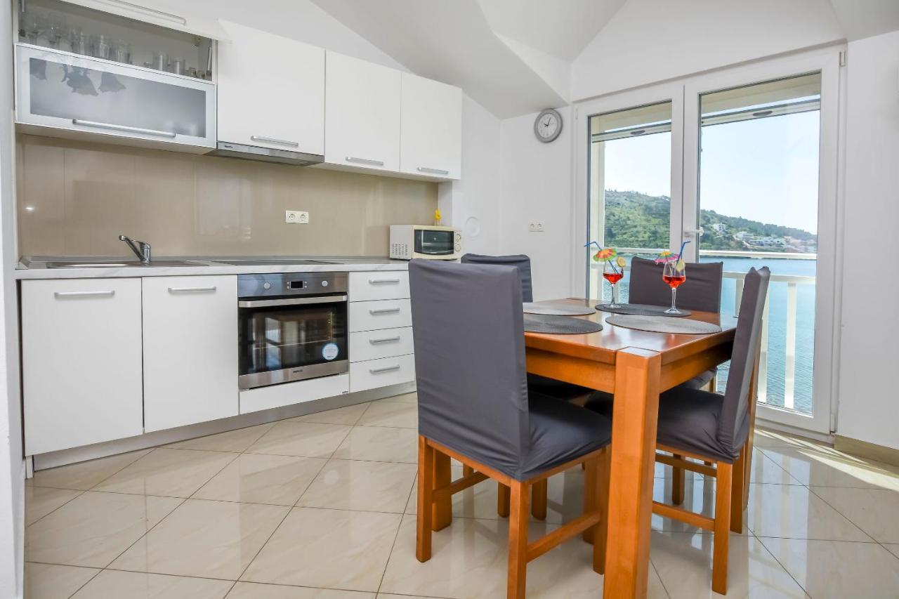 Apartments Silvana ロゴズニッツァ エクステリア 写真